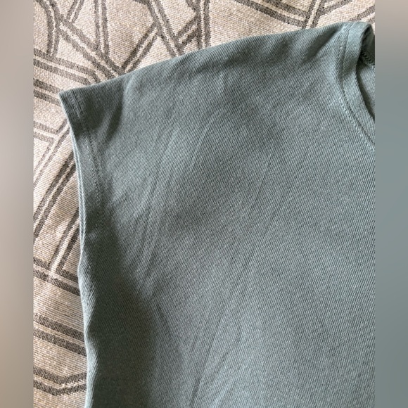 Zara cropped t-shirt - Picture 3 of 3